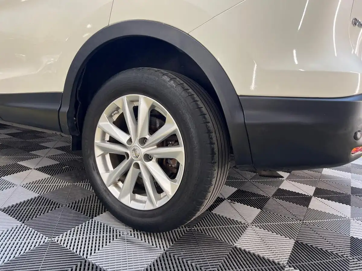 2015-nissan-qashqai-12-acenta-dig-t115ps-smart-vision-pack-big-11