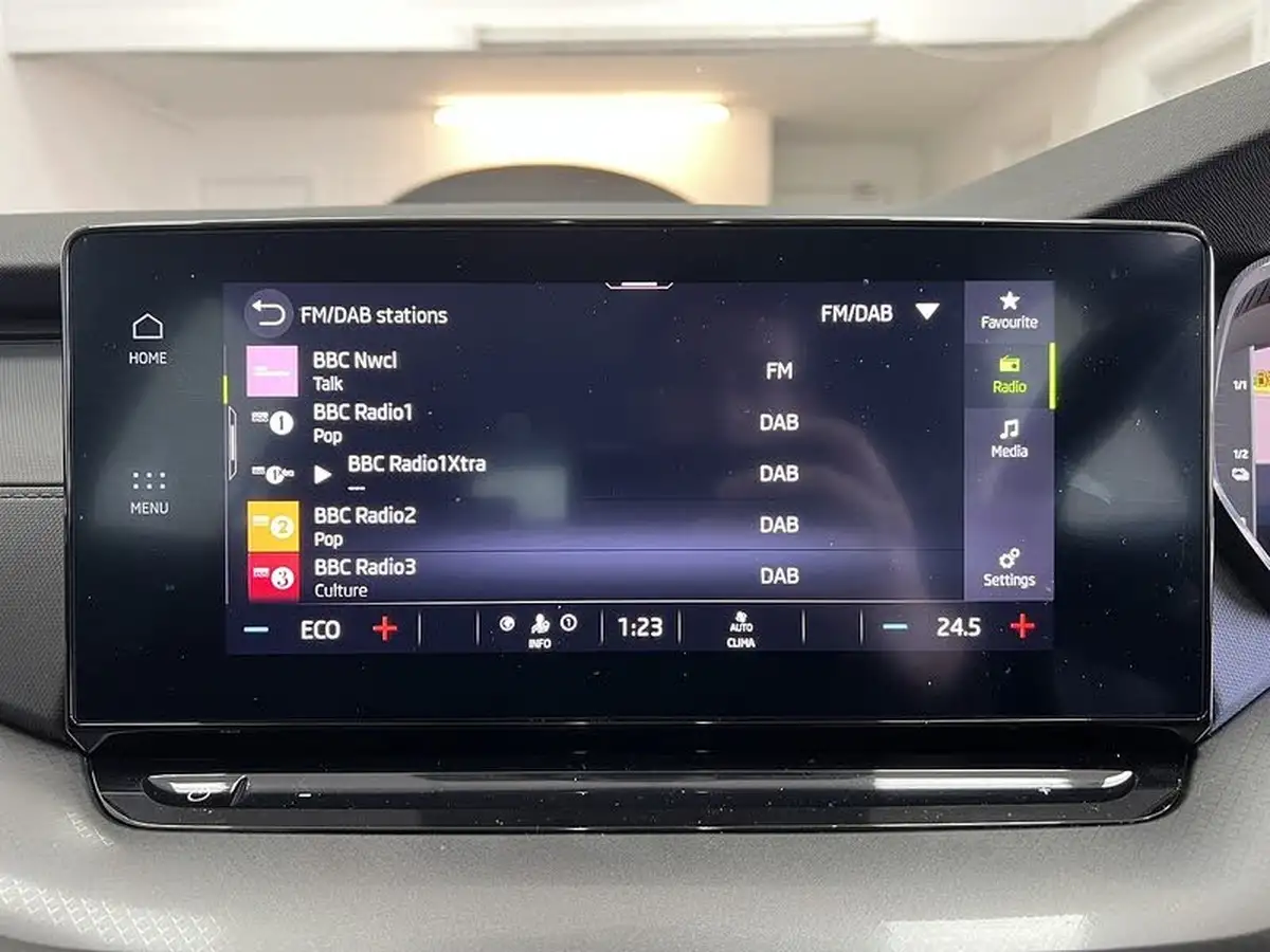 2021-skoda-octavia-14-tsi-se-technology-estate-big-15