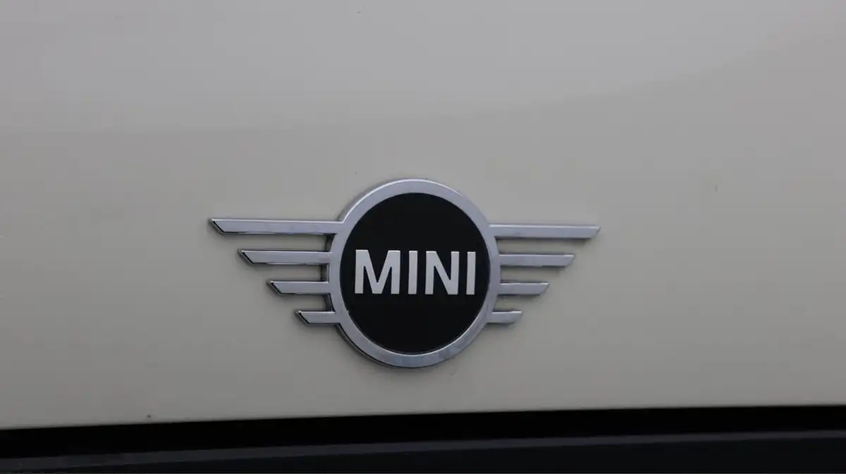 2021-mini-cooper-15-one-classic-3d-big-21