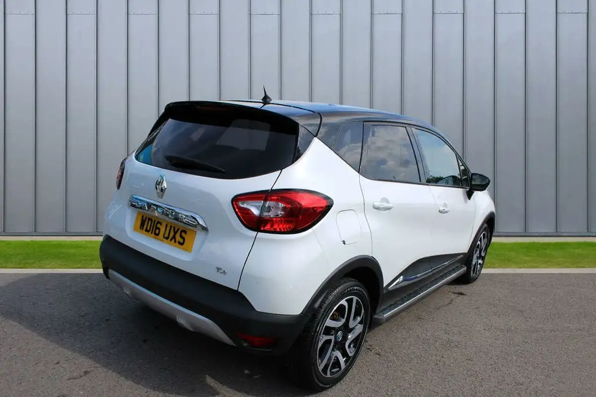 2016-renault-captur-12-tce-iconic-nav-big-6