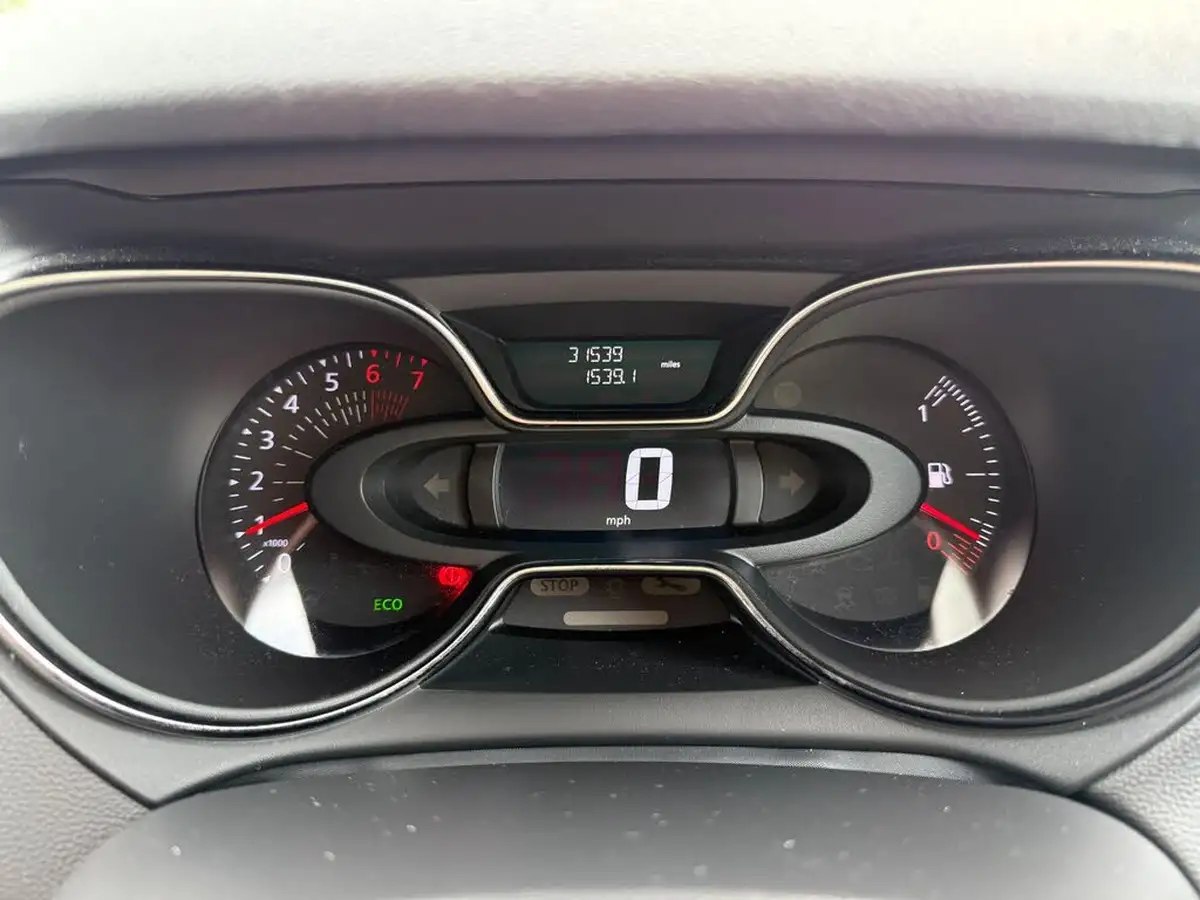 2017-renault-captur-09-tce-dynamique-nav-big-37