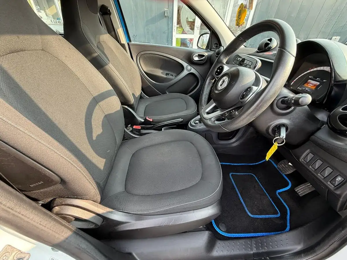 2016-smart-forfour-10-passion-71bhp-ss-twinamic-big-7