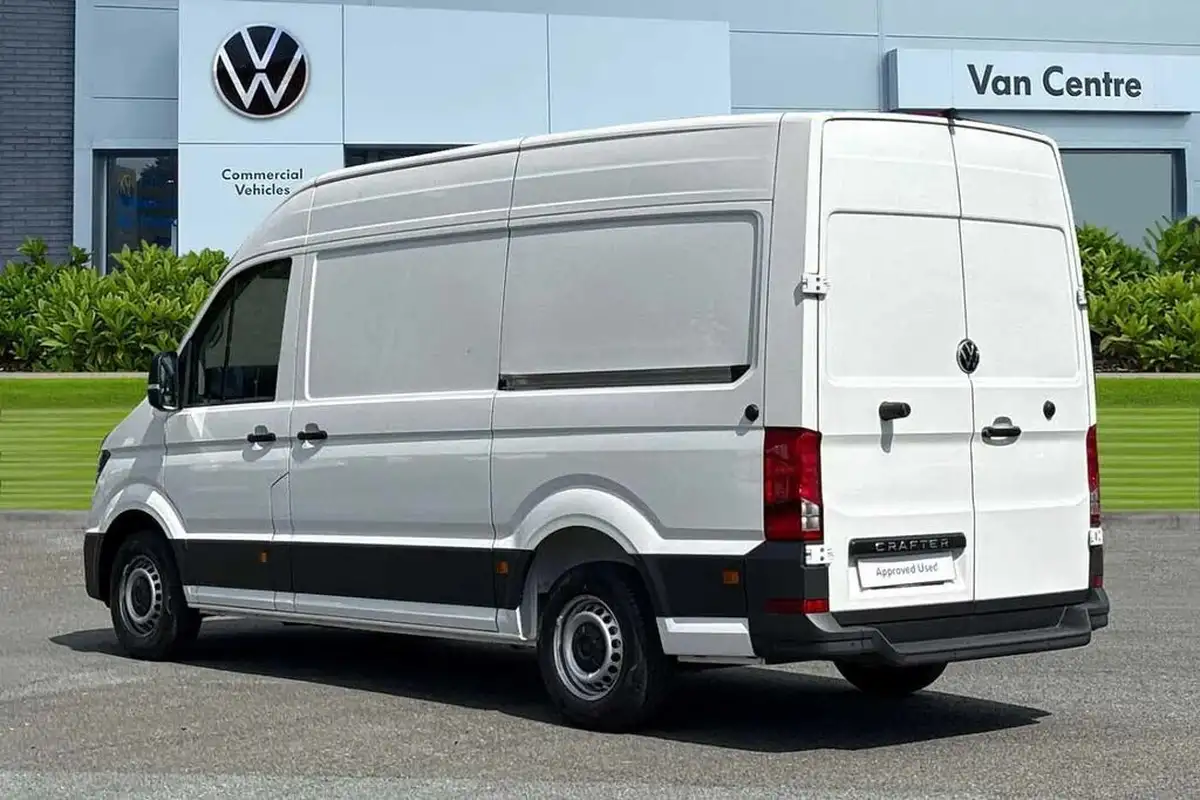 2024-volkswagen-crafter-20tdi-cr35-mwb-commerce-plus-140pseu6d-big-2
