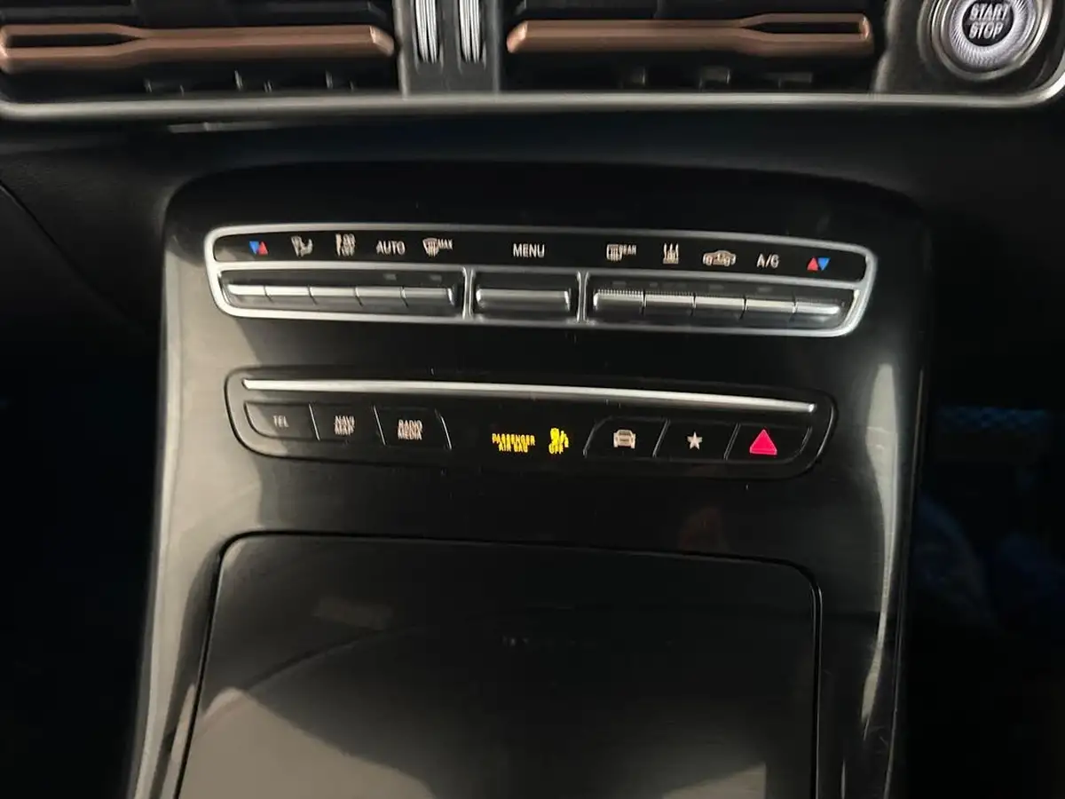 2022-mercedes-benz-eqc-e-eqc-400-sport-big-26