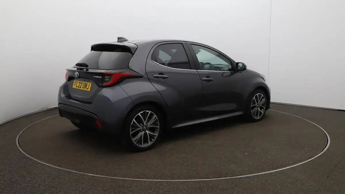 2022-toyota-yaris-15-vvt-i-excel-big-45
