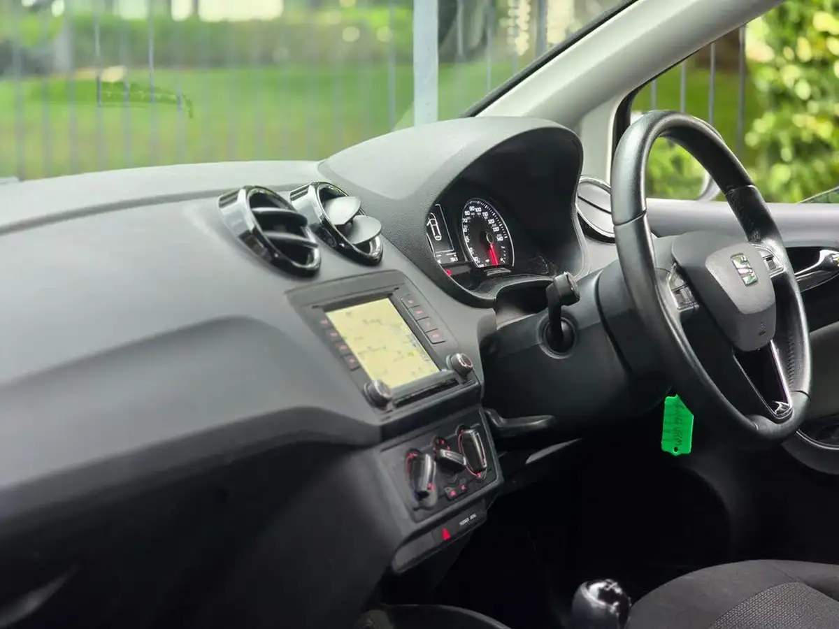 2016-seat-ibiza-12-tsi-se-technology-hatchback-5d-big-18