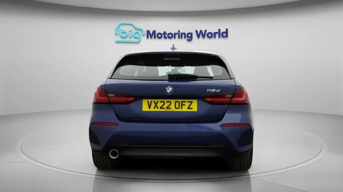 2022-bmw-1-series-15td-116d-sport-dct-big-6
