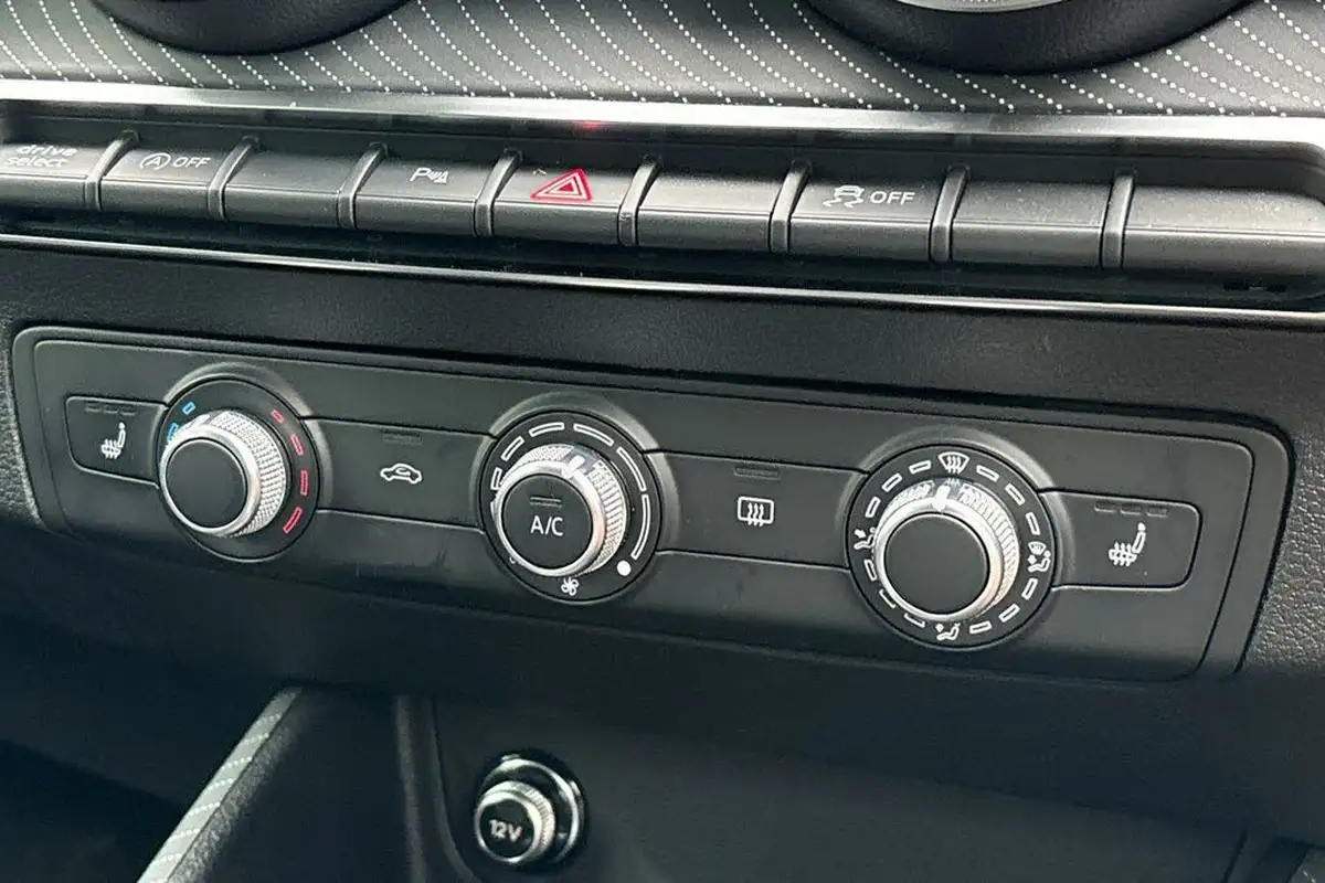2024-audi-q2-15-35-tfsi-s-line-tronic-big-37