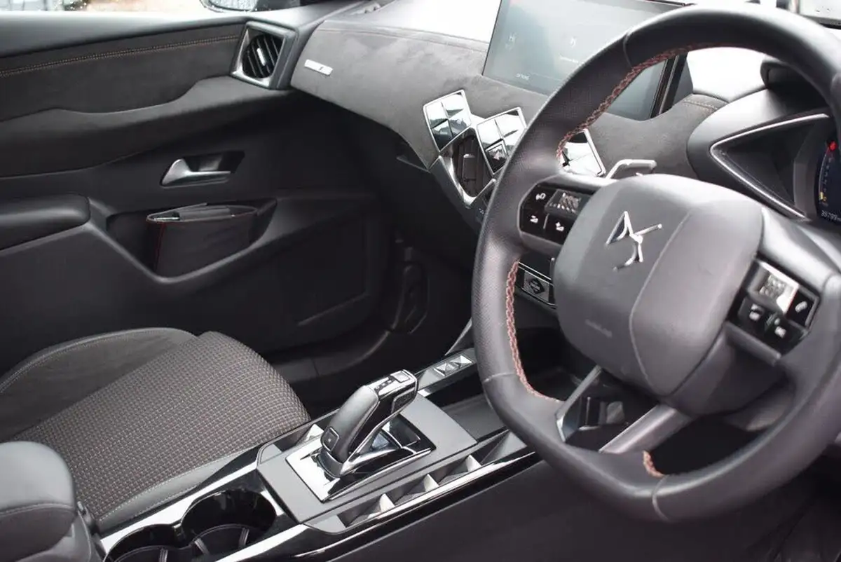 2021-ds-ds-3-crossback-12-puretech-performance-line-130ps-big-23