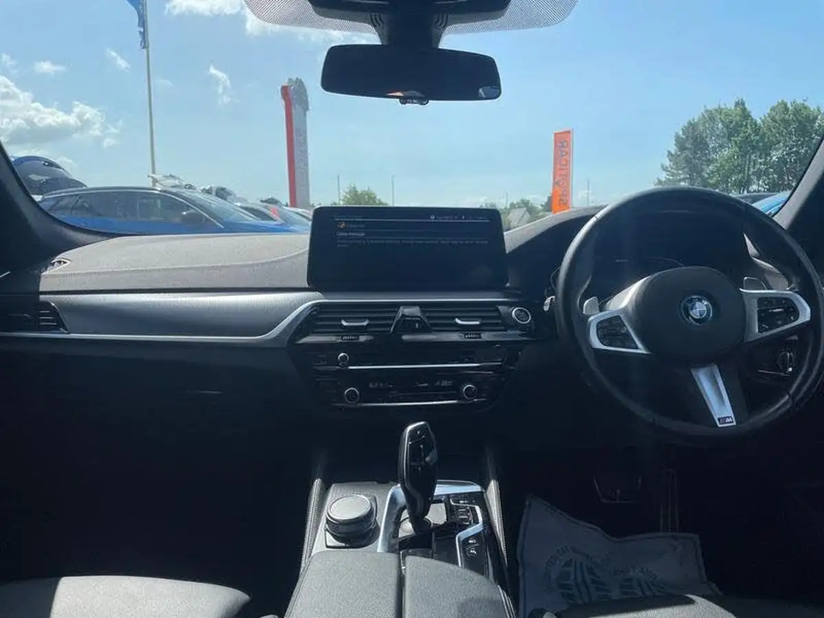 2022-bmw-5-series-20-530e-m-sport-saloon-4d-big-11