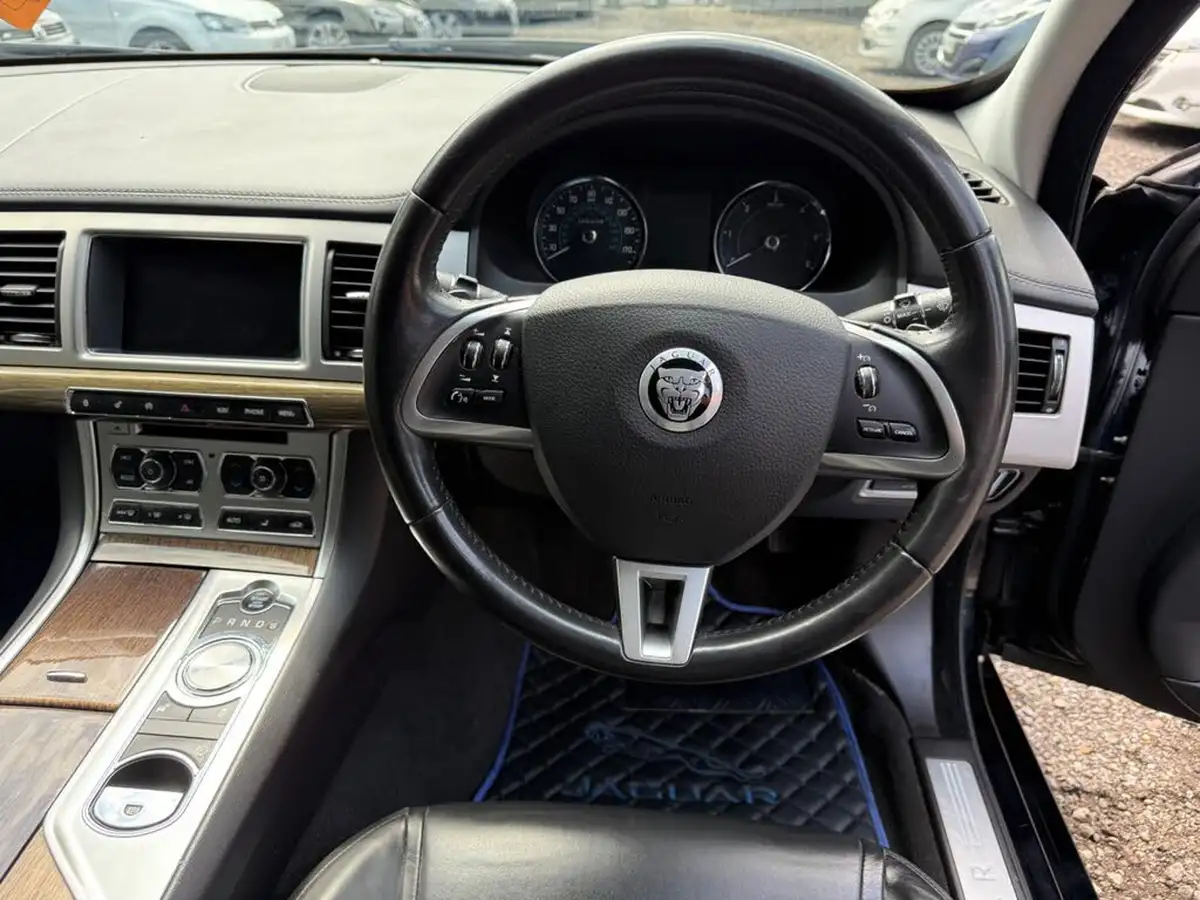 2013-jaguar-xf-22td-premium-luxury-200ps-ss-sportbrake-5d-auto-big-21