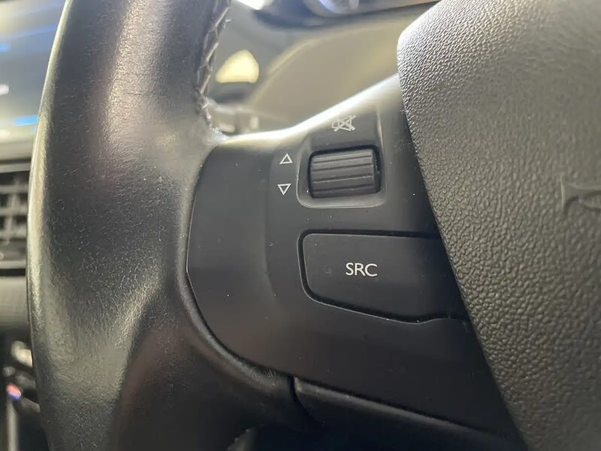 2019-peugeot-2008-suv-12-puretech-allure-82bhp-big-19
