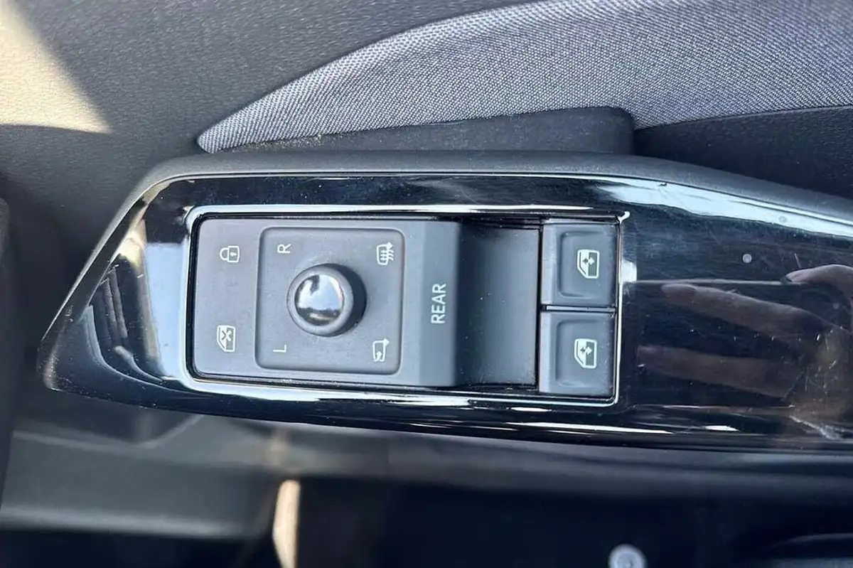 2020-volkswagen-id3-e-life-big-27