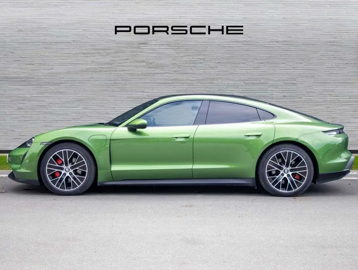 2022-porsche-taycan-e-4s-571ps-performance-battery-plus-big-1