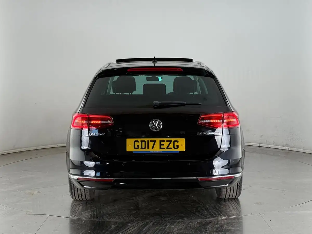 2017-volkswagen-passat-20tdi-gt-150ps-ss-estate-5d-dsg-big-8