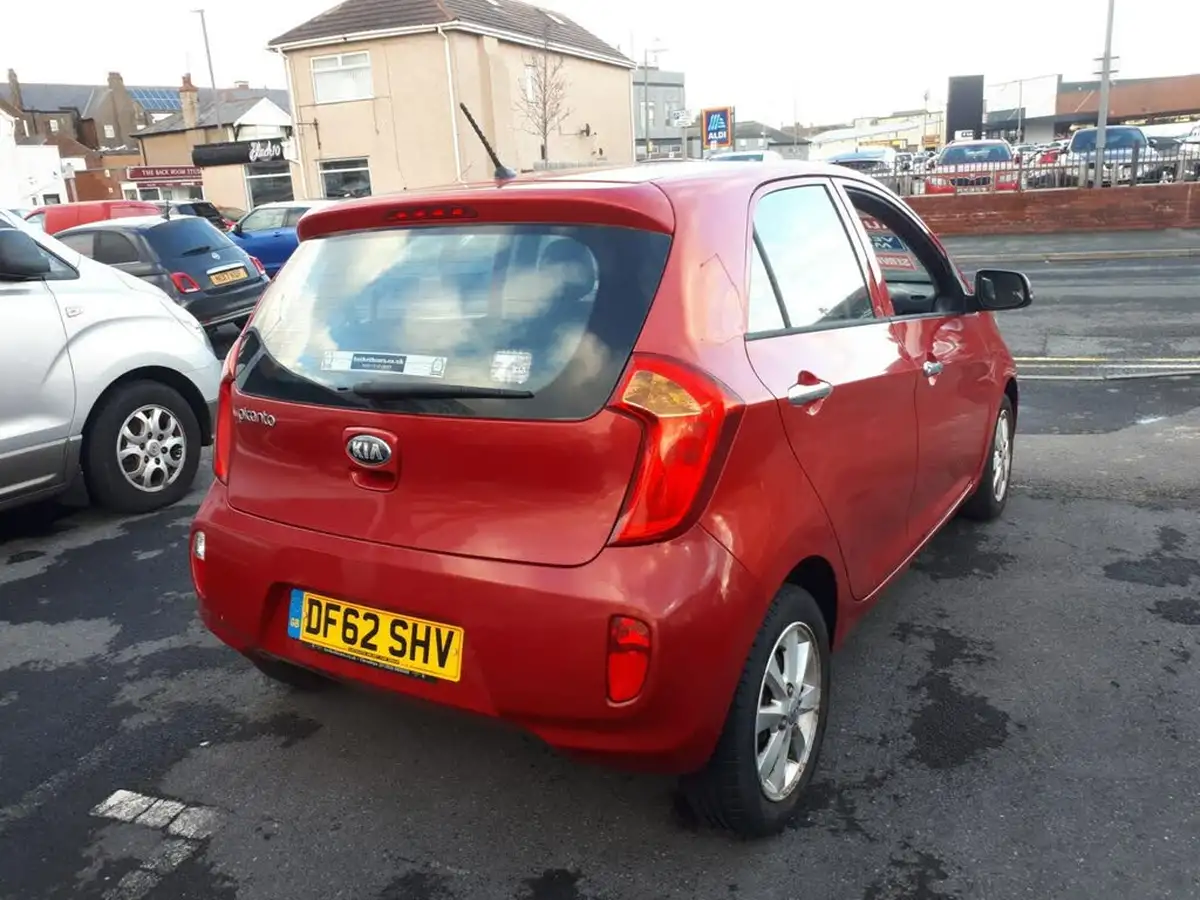 2013-kia-picanto-125-picanto-2-auto-big-3