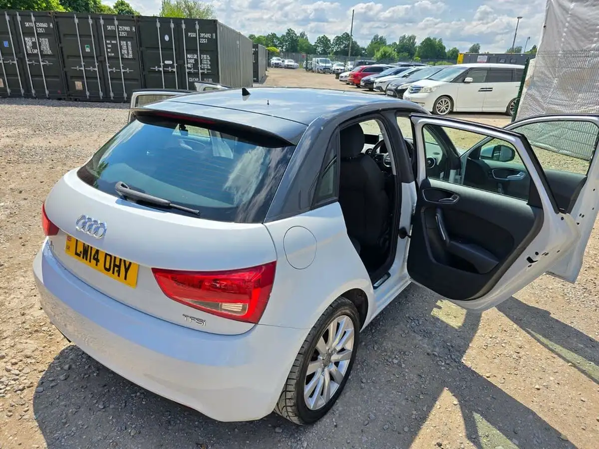 2014-audi-a1-big-19