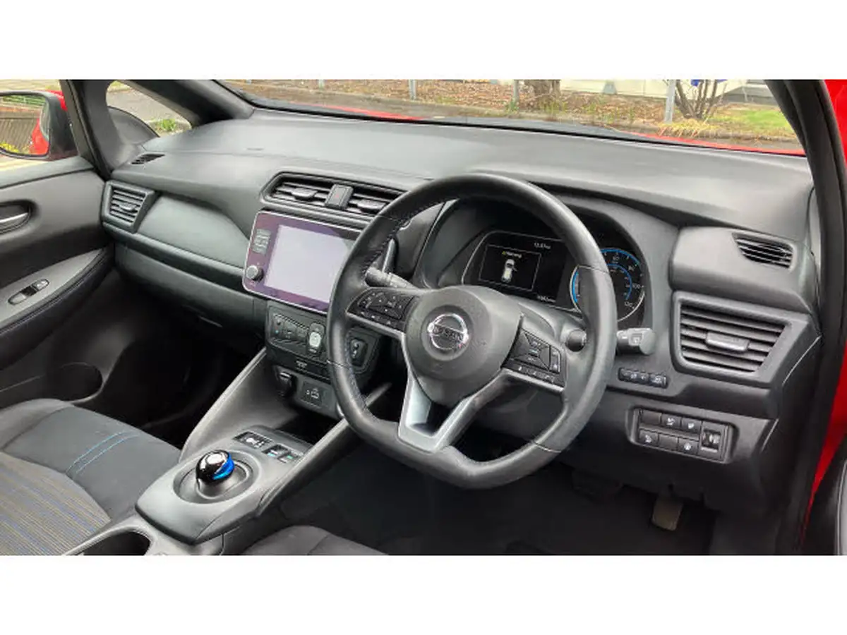 2020-nissan-leaf-e-acenta-big-10