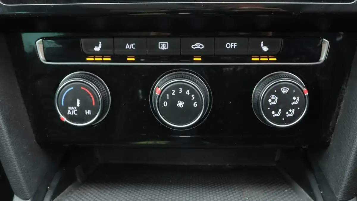 2022-volkswagen-passat-15-tsi-sel-estate-5d-dsg-big-12