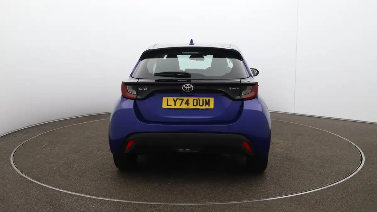 2025-toyota-yaris-15-vvt-i-icon-big-57