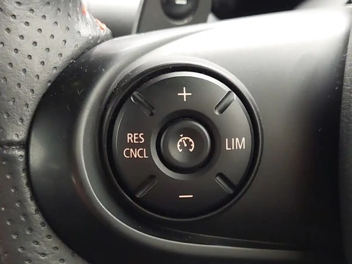 2019-mini-cooper-20-cooper-s-sport-189bhp-hatchback-3d-auto-big-17