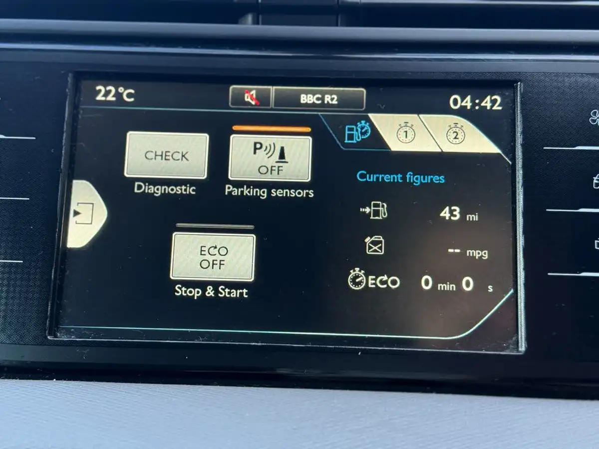2014-citroen-grand-c4-picasso-16e-hdi-vtr-115ps-big-23