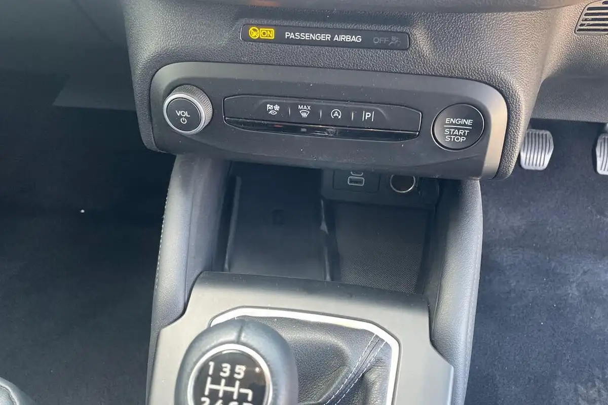 2022-ford-focus-10t-titanium-vignale-155ps-hybrid-mhev-hatchback-big-31