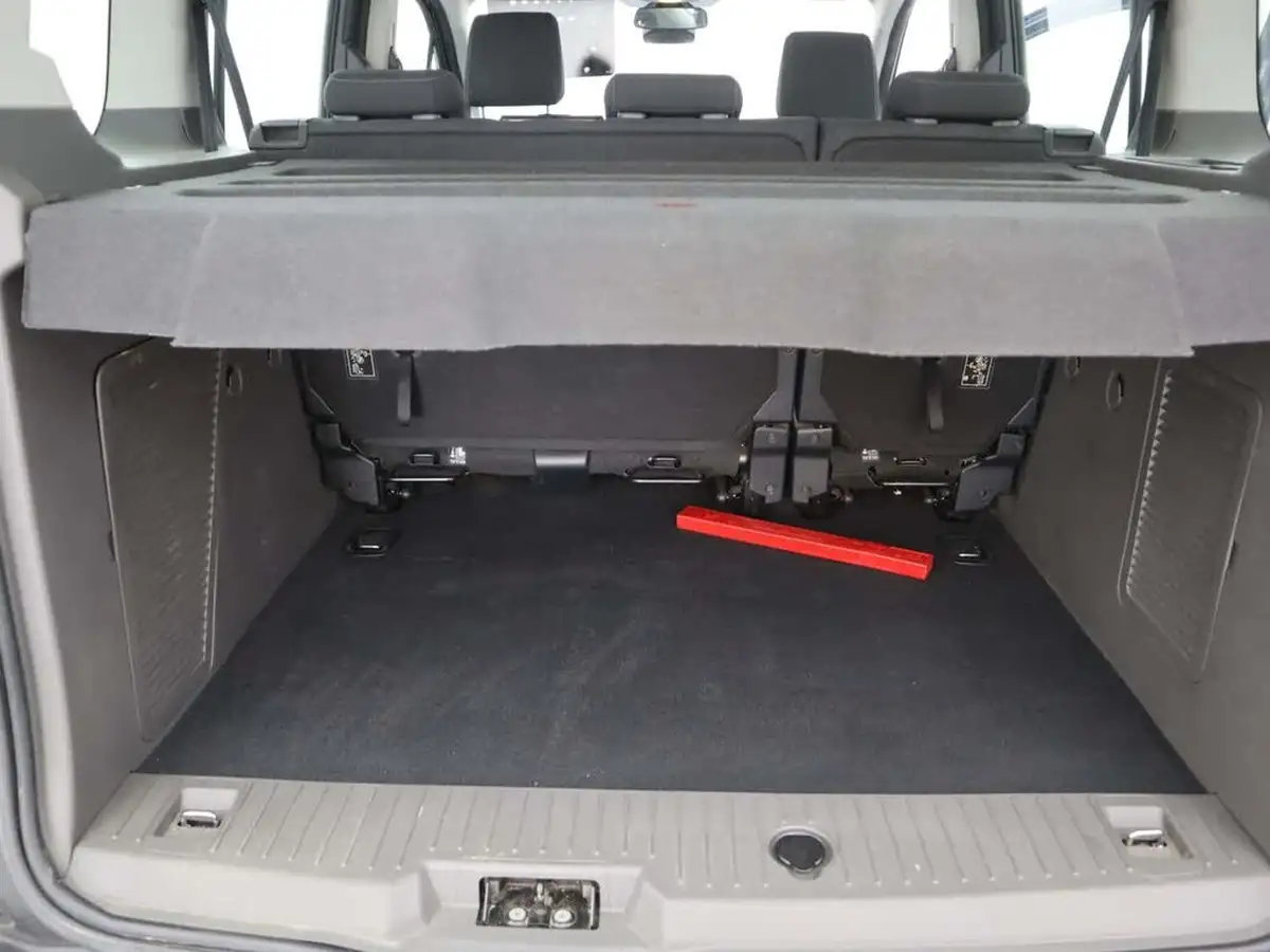 2021-ford-tourneo-connect-15-zetec-120ps-1499cc-big-8