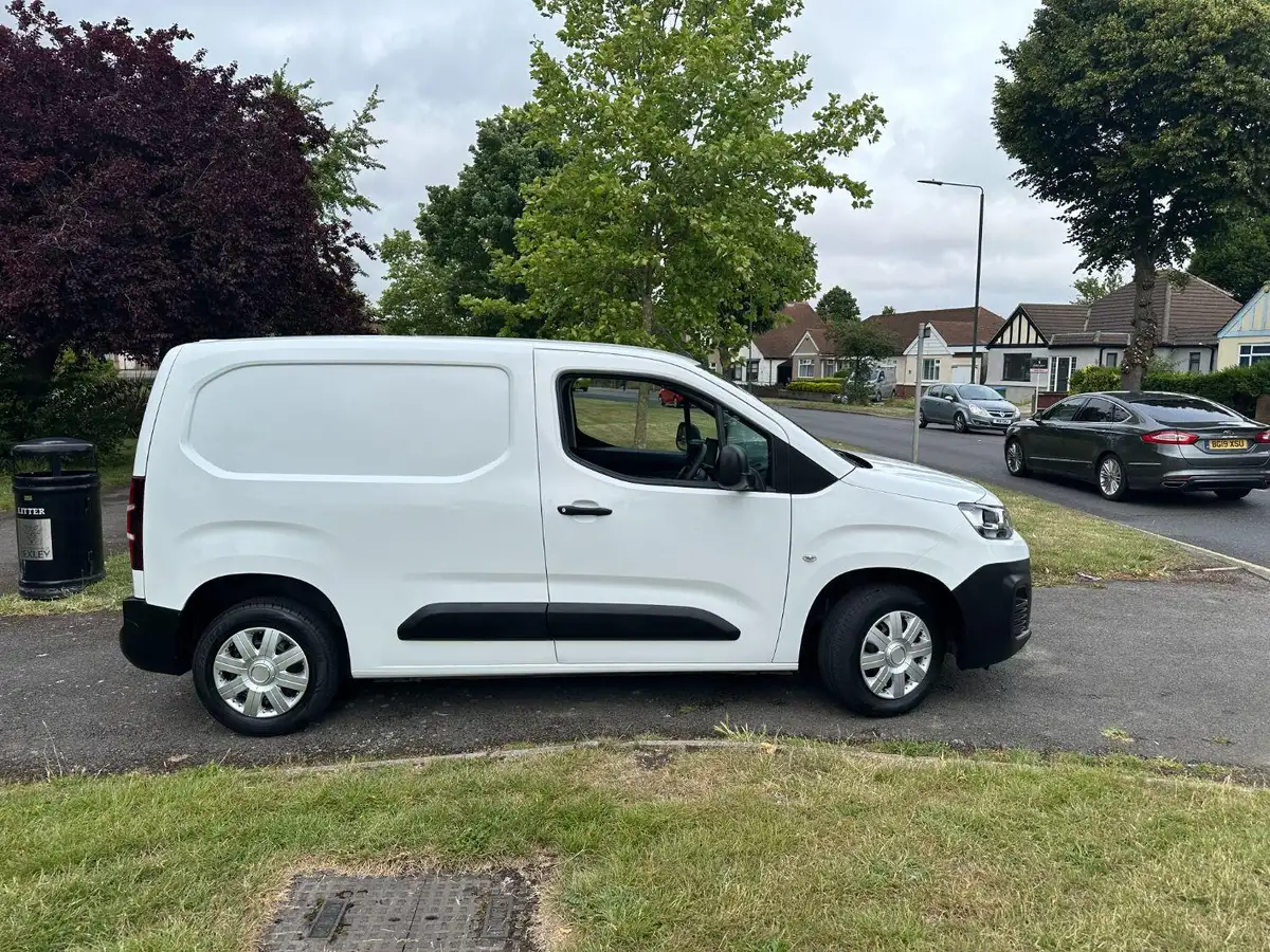 2020-citroen-berlingo-15bluehdi-650-enterprise-ss-big-2