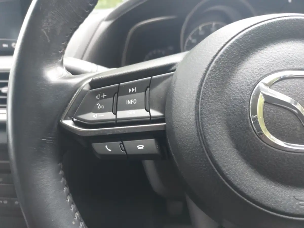 2018-mazda-mazda3-20-se-l-nav-fastback-4d-big-14