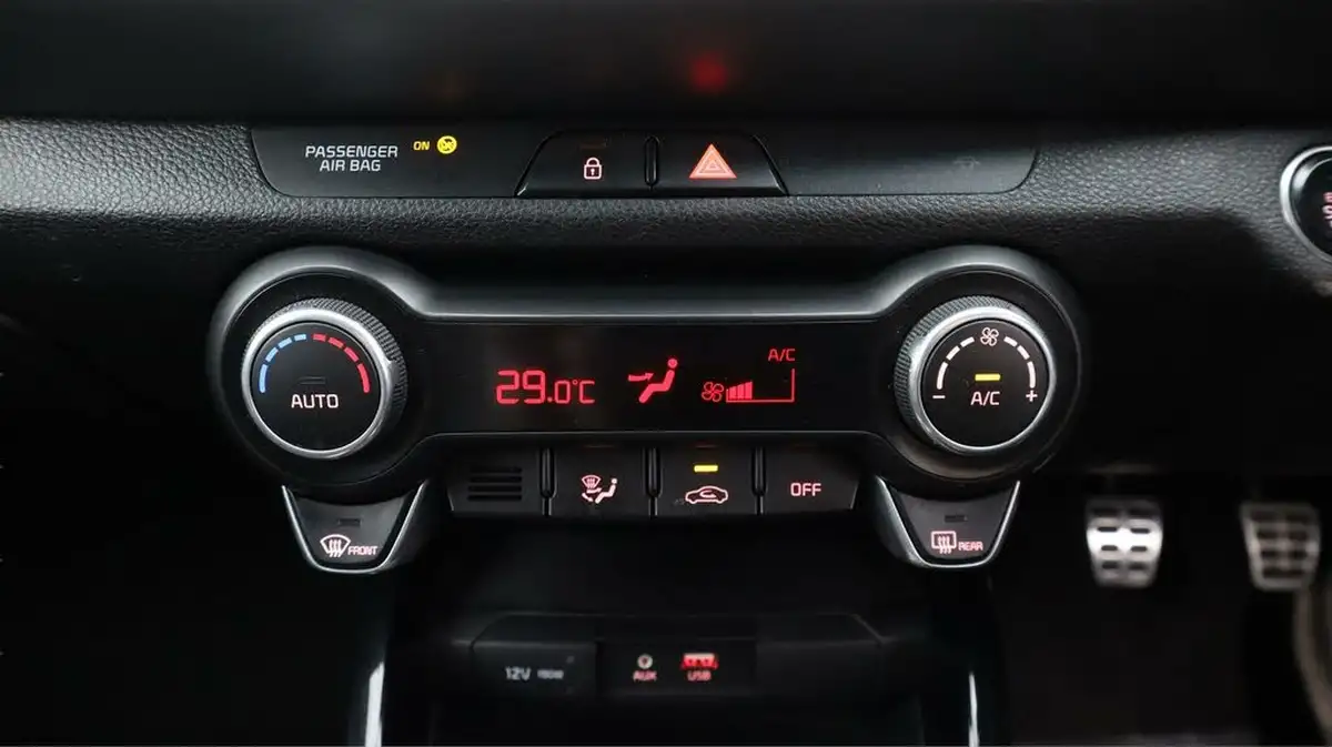 2018-kia-stonic-10-t-gdi-first-edition-big-12