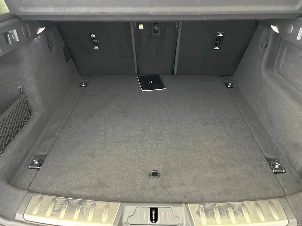 2022-jaguar-f-pace-20-d200-r-dynamic-black-big-2