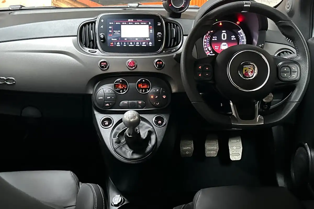 2021-abarth-595-14-tjet-turismo-big-9