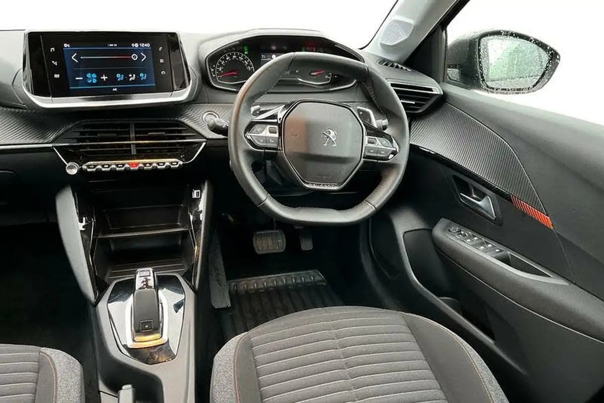 2021-peugeot-208-12-puretech-active-premium-100bhp-eat8-big-10