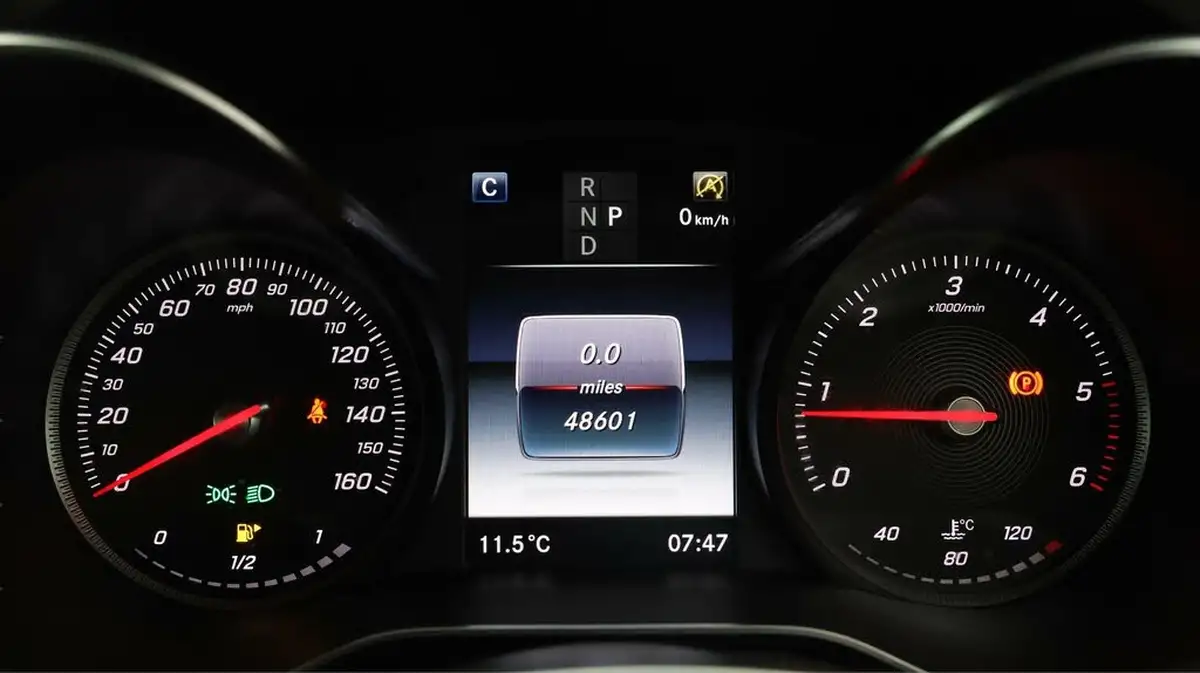 2018-mercedes-benz-c-class-21d-c220d-amg-line-ss-coupe-2d-9g-tronic-plus-big-10