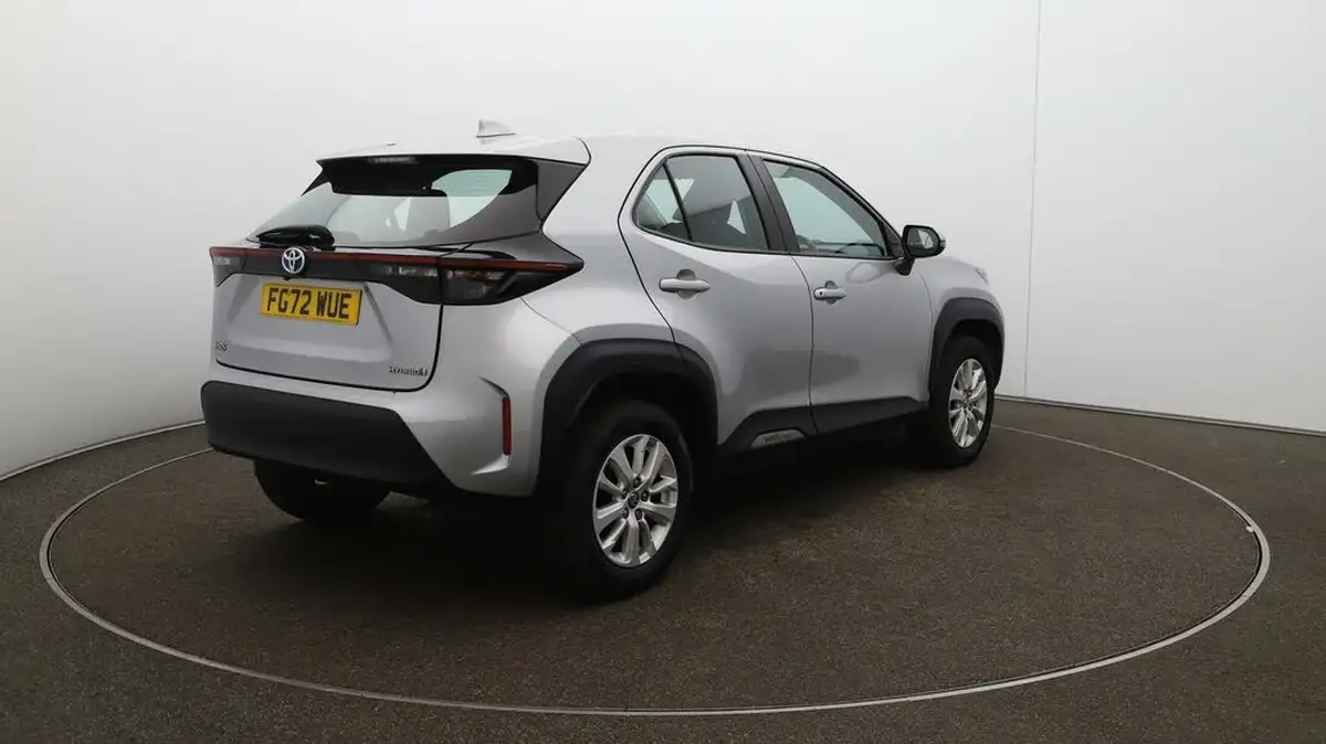 2022-toyota-yaris-cross-15-vvt-i-icon-big-46