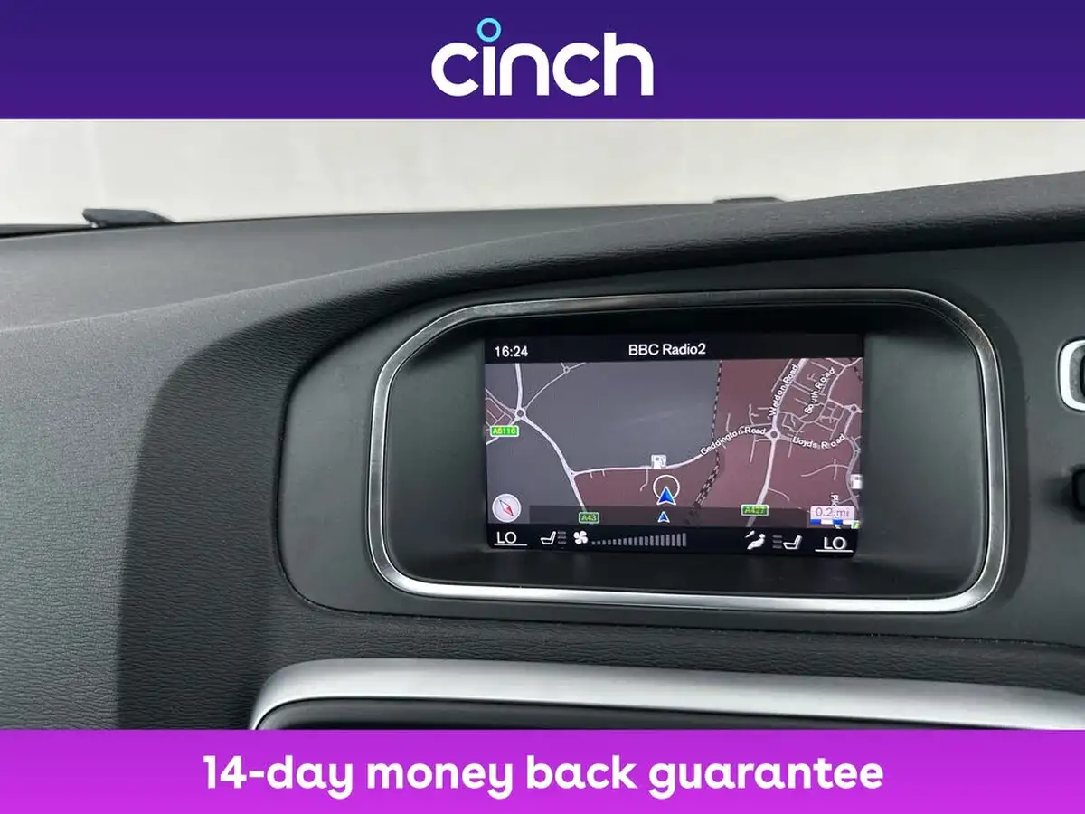 2018-volvo-v40-20-t2-momentum-nav-plus-big-31