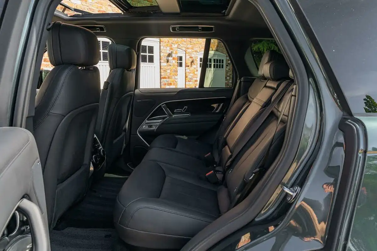 2023-land-rover-range-rover-30-d300-se-big-29