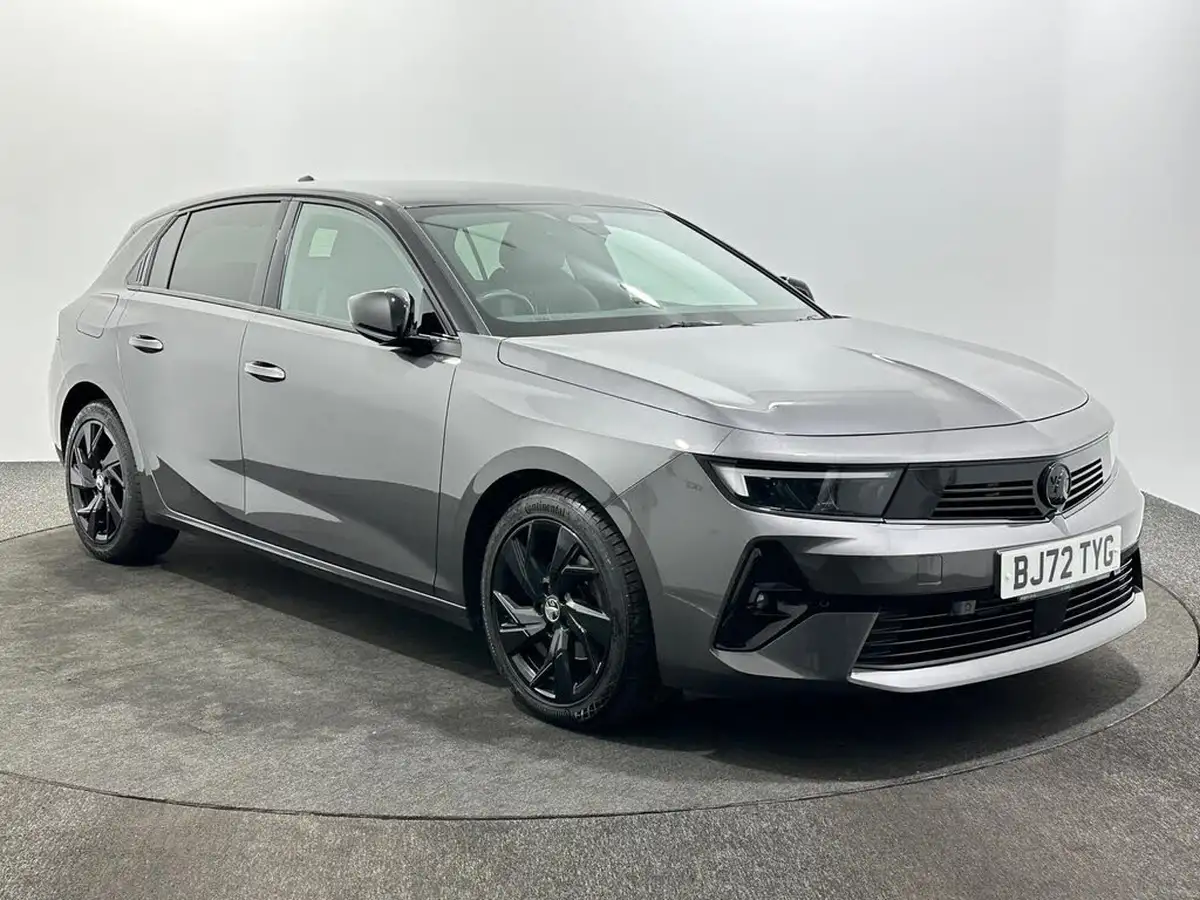 2022-vauxhall-astra-12-turbo-gs-line-hatchback-big-0