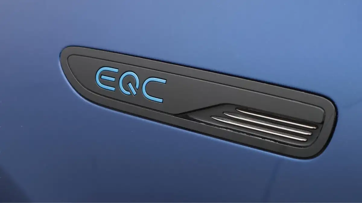 2021-mercedes-benz-eqc-e-eqc-400-amg-line-big-20