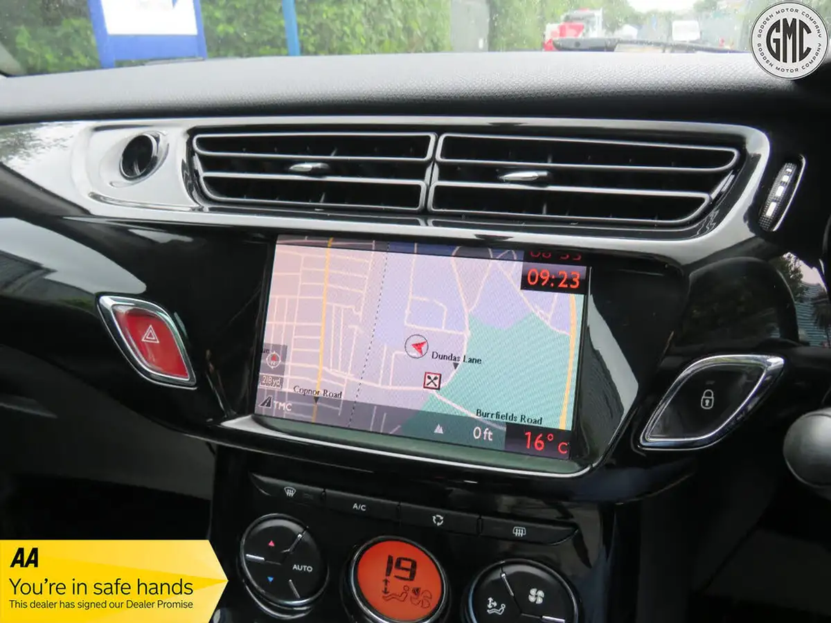 2011-citroen-c3-14-connexion-big-15