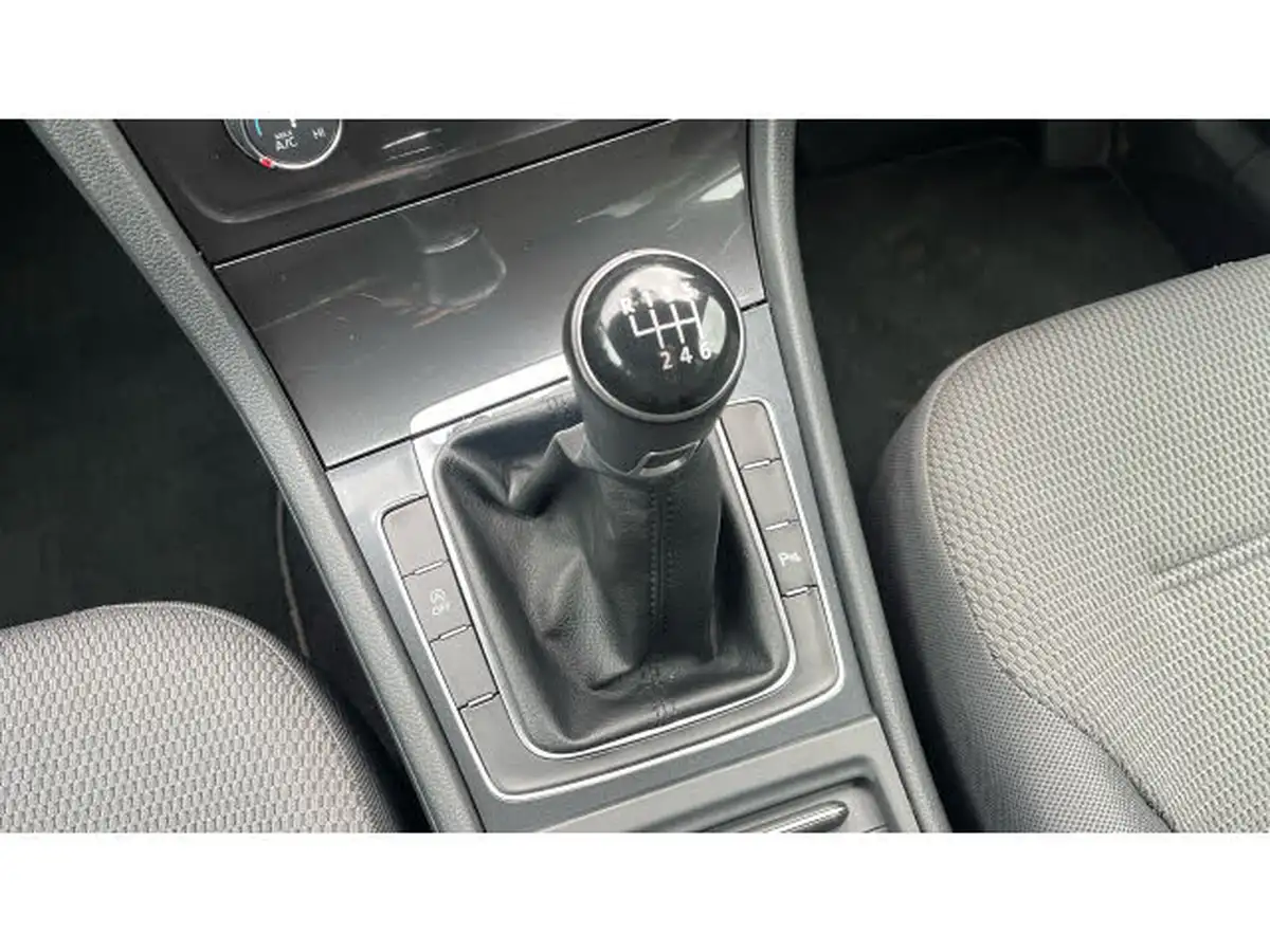 2018-volkswagen-golf-10-tsi-se-nav-110ps-ss-hatchback-5d-big-12