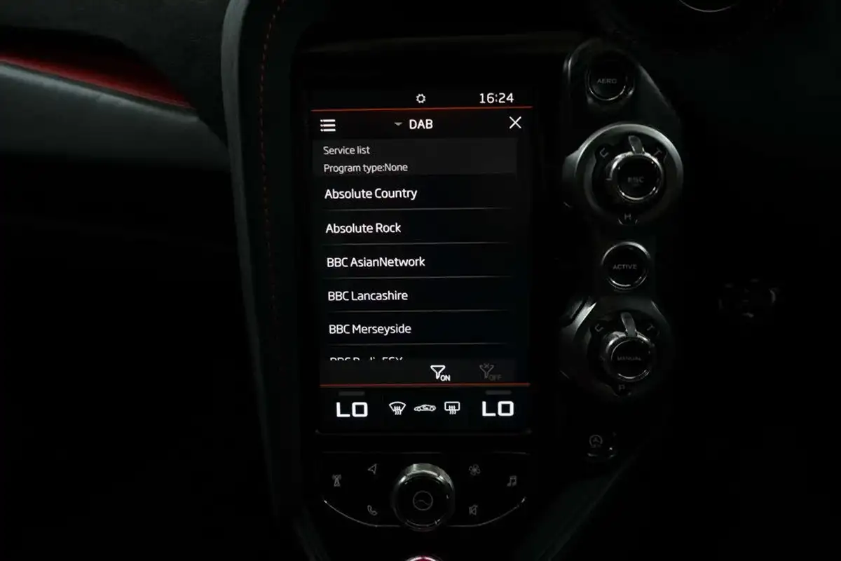 2019-mclaren-720s-40-luxury-big-26