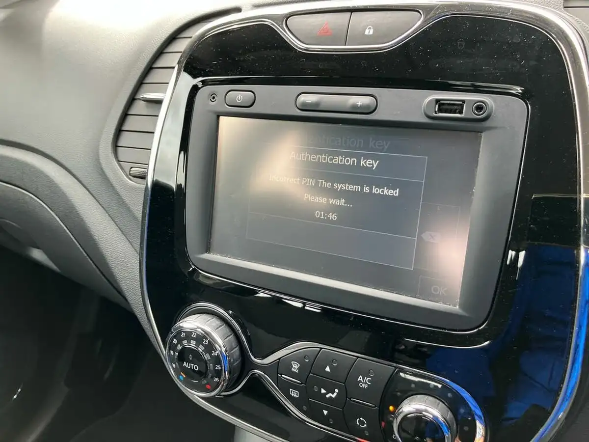 2016-renault-captur-09-dynamique-nav-big-12