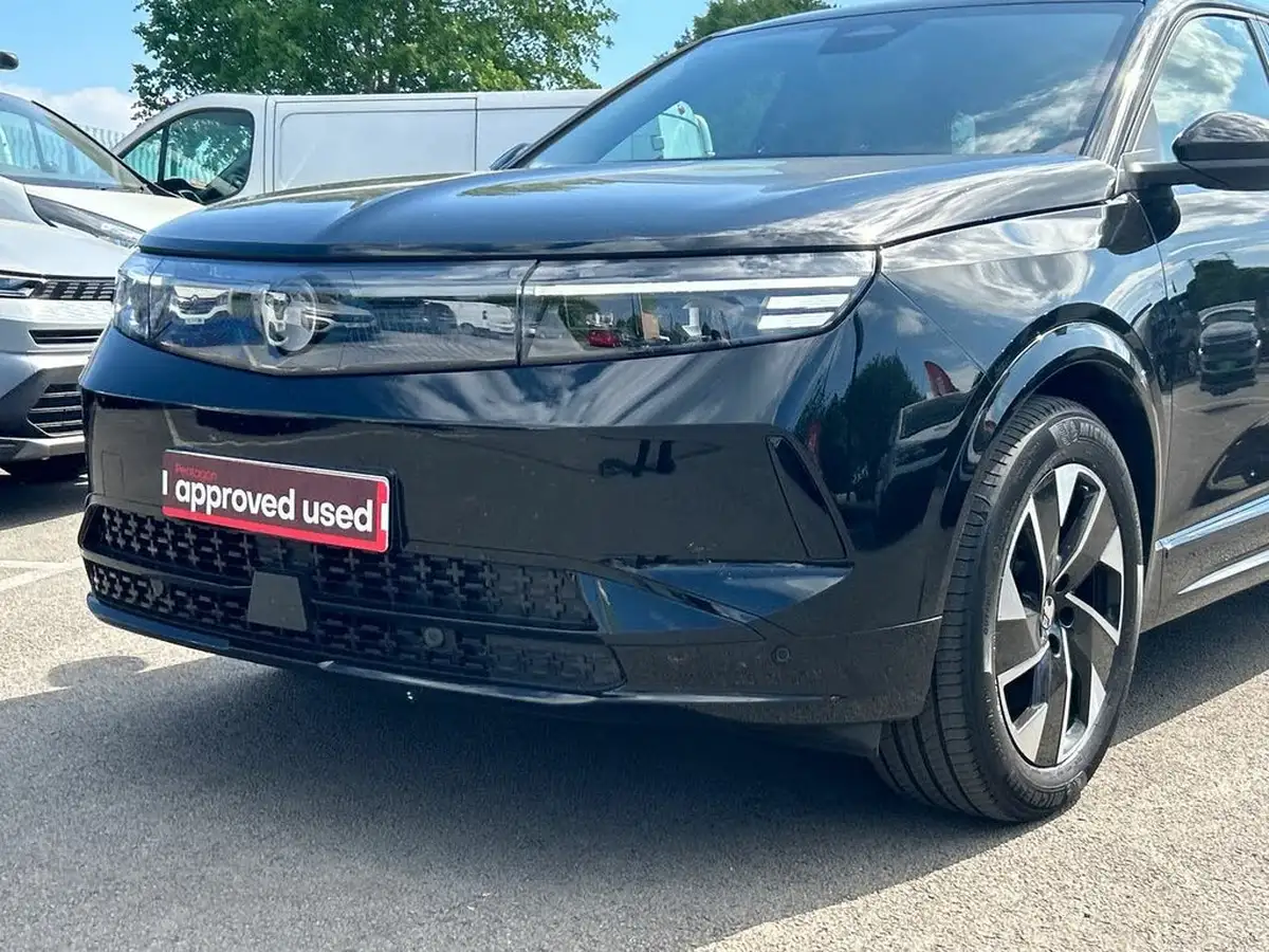 2024-vauxhall-grandland-e-gs-big-18