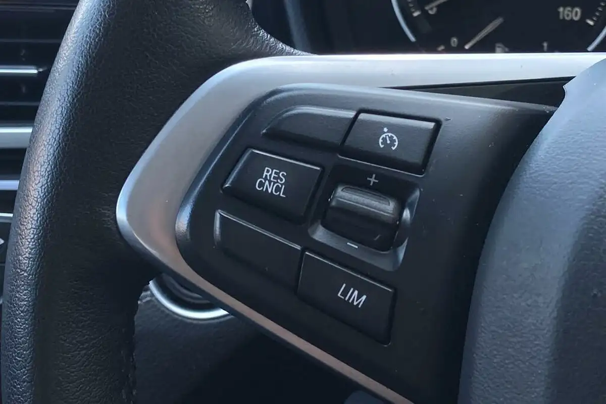 2022-bmw-x1-15-xdrive-25e-phev-xline-big-28