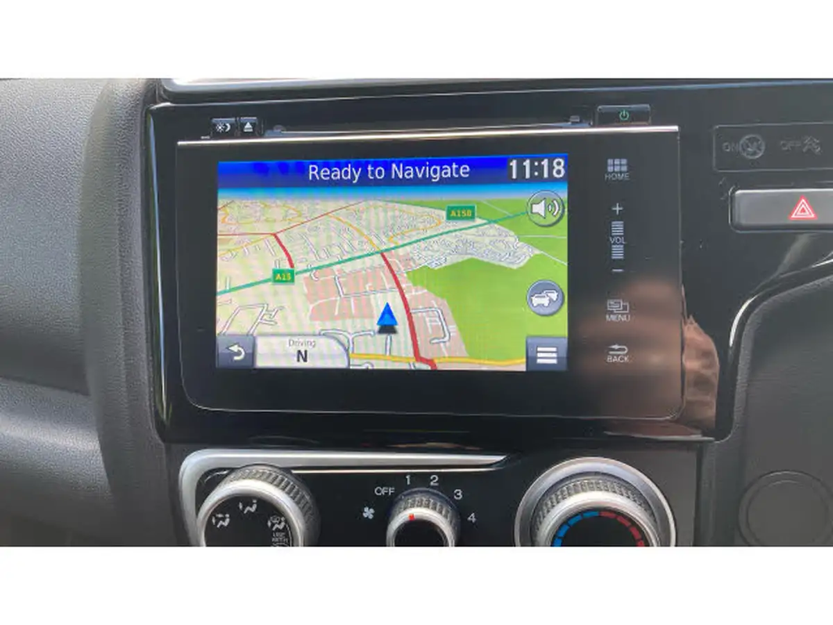 2019-honda-jazz-15-i-vtec-sport-navi-big-30