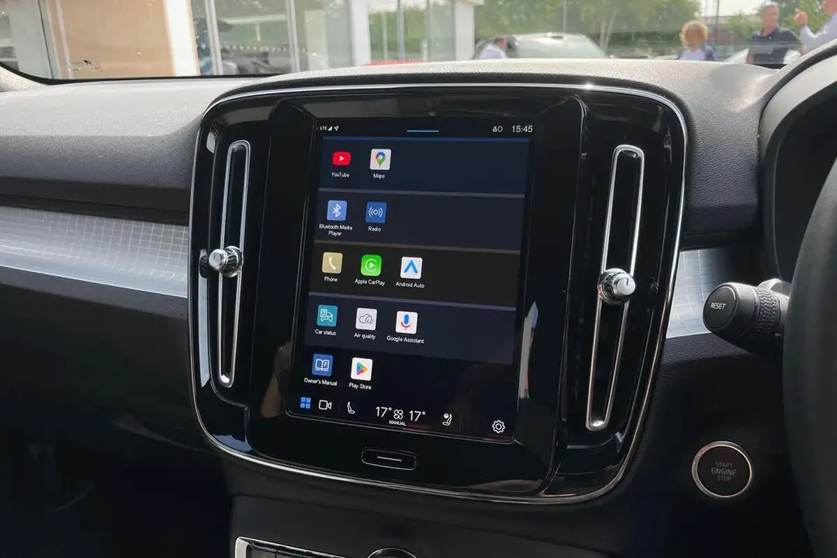 2022-volvo-xc40-20-b3-plus-big-39