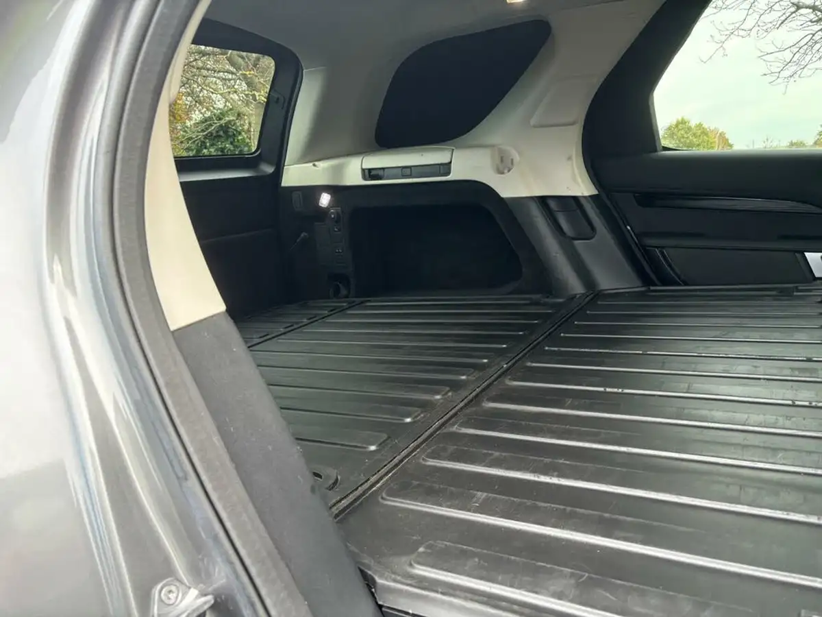 2018-land-rover-discovery-30td6-se-258pse6-4wd-panel-van-auto-big-9