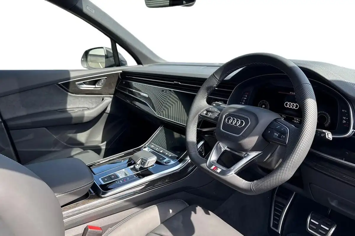 2025-audi-q7-30-45-tdi-black-edition-big-12